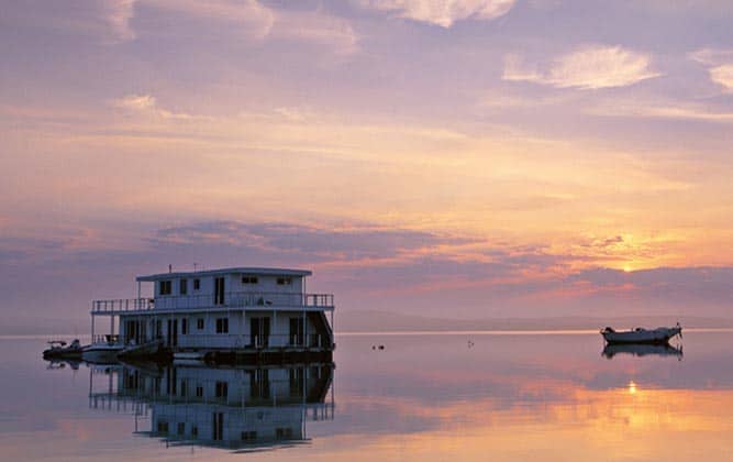A houseboat on Lake Kariba is a relaxed way to sped time in Zambia