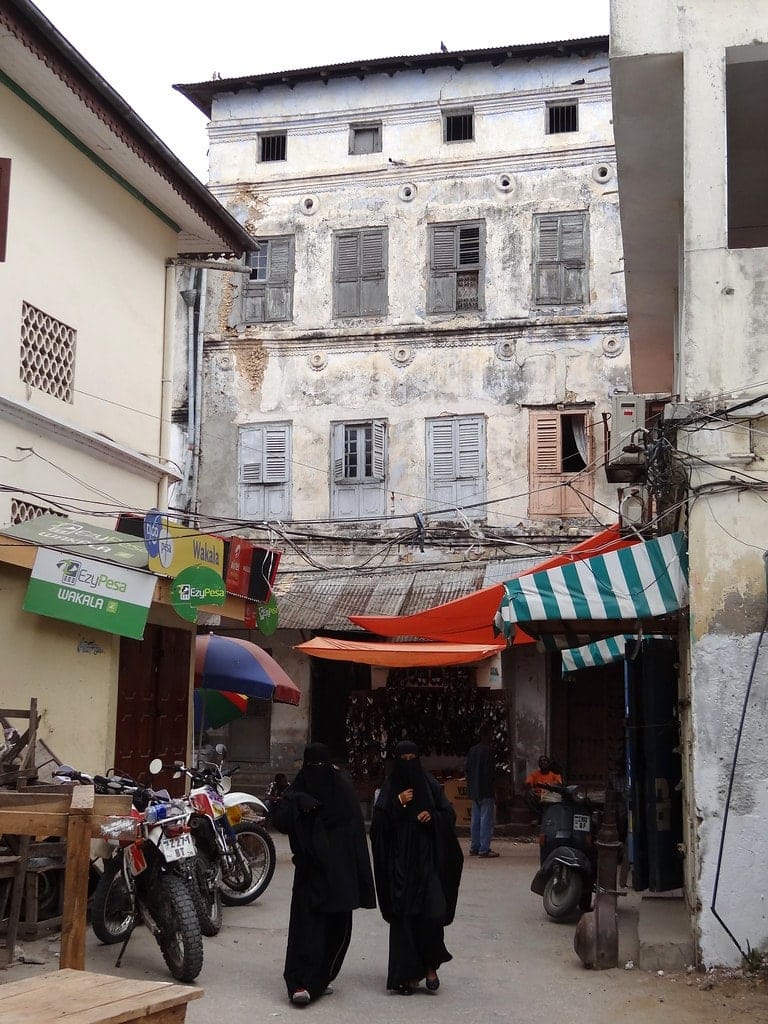 A typical market scene in Stone Town I Credit: Flickr