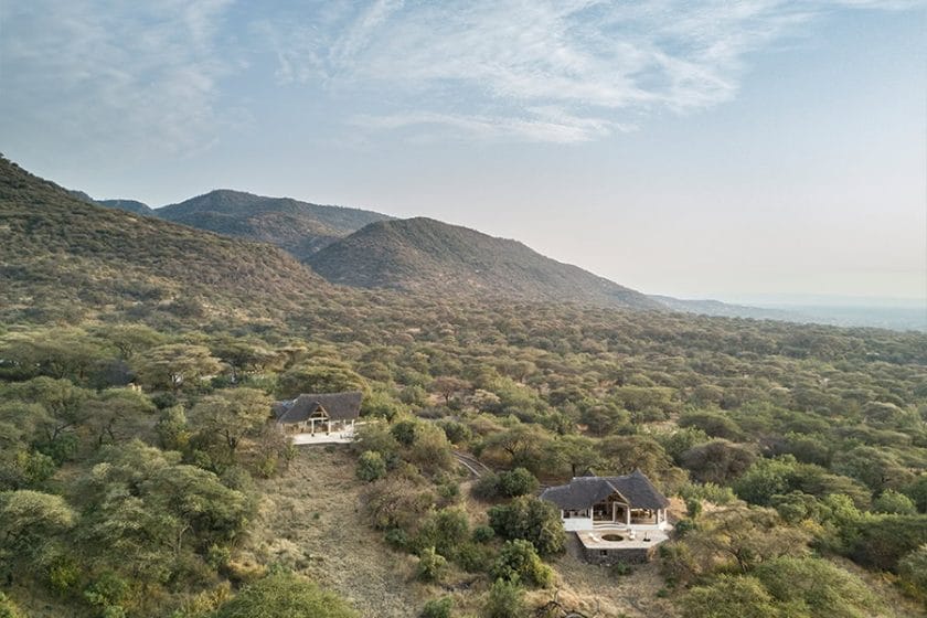 safari camp for sale kenya Lentorre Lodge with Kenya lanscapes