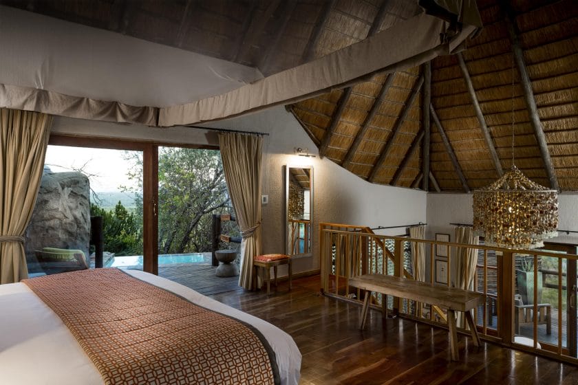 Suite at a luxury lodge in Sabi Sand Game Reserve | Photo credits: Ulusaba Rock Lodge