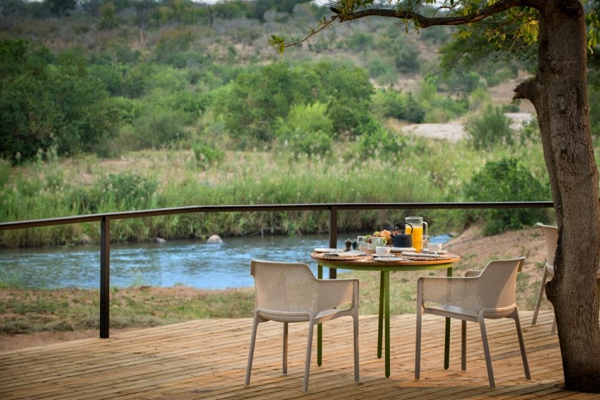 Dining area at luxury lodge, Greater Kruger Park | Photo credits: Lion Sands River Lodge