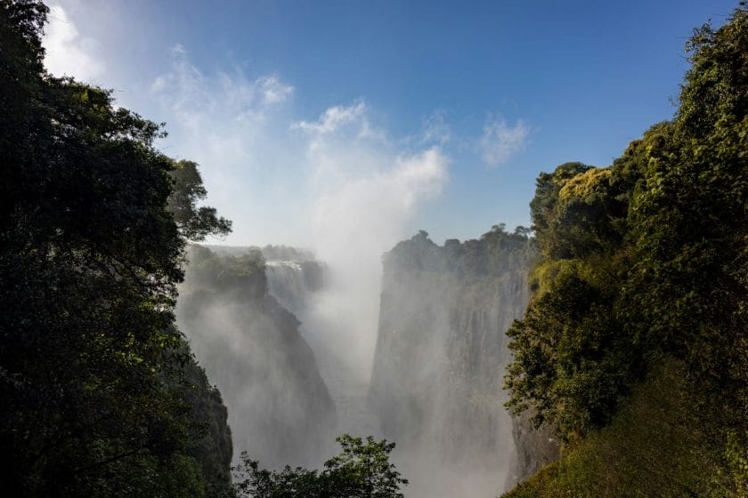 Victoria Falls in Zimbabwe, Ian Mackey, Unsplash.